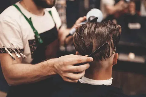 Embracing the Seasons: The Latest in Men’s Hair and Beard Trends