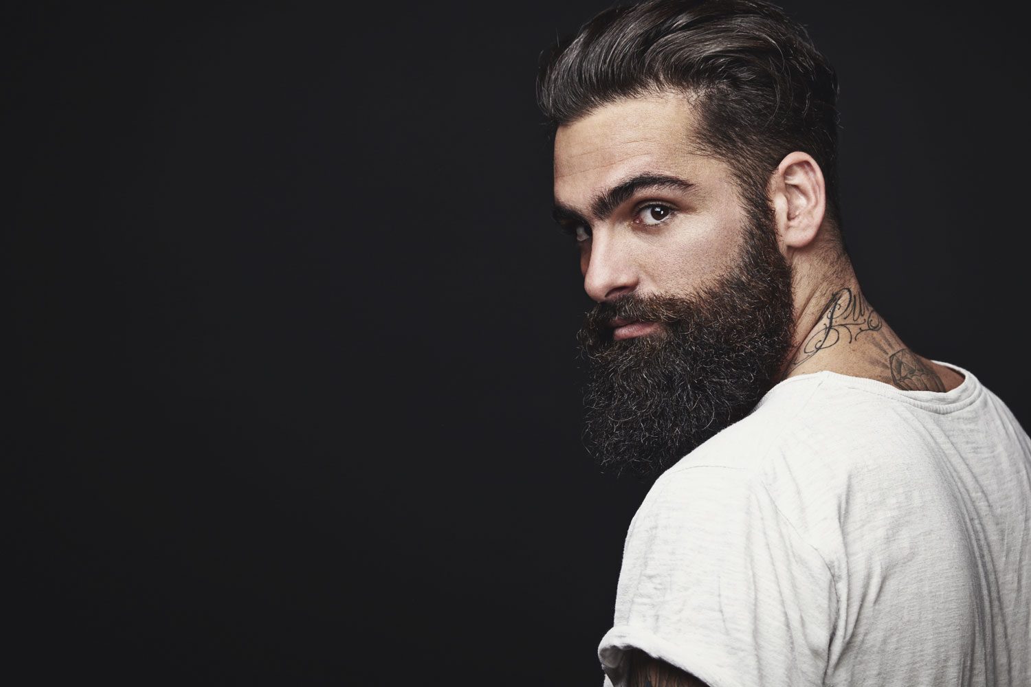 Hair Care Tips for Men: Essential Guide to Maintaining Healthy Locks